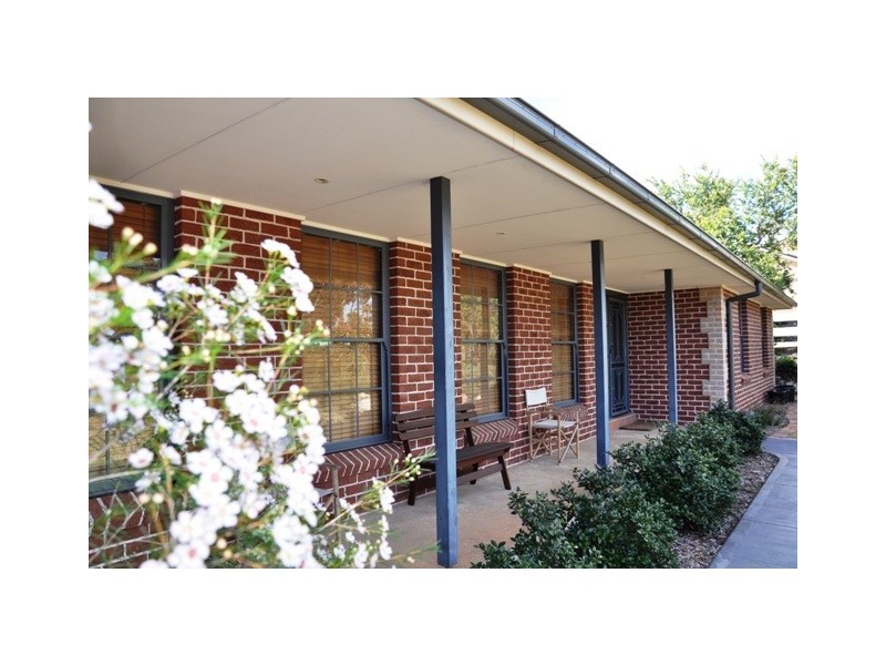 2 Bursaria Place, Mount Annan NSW 2567