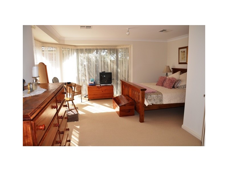 2 Bursaria Place, Mount Annan NSW 2567