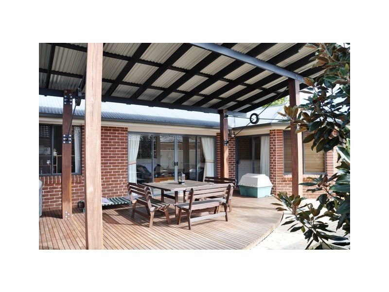 2 Bursaria Place, Mount Annan NSW 2567