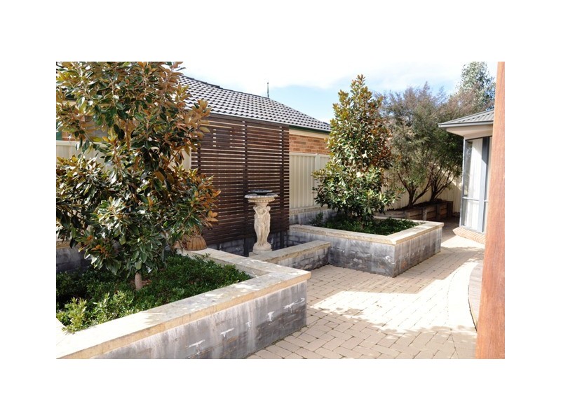 2 Bursaria Place, Mount Annan NSW 2567