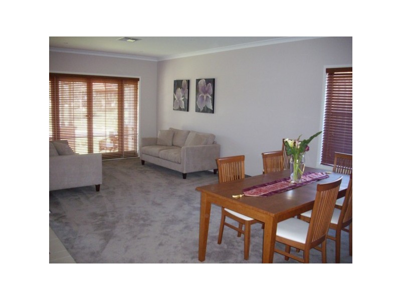 11 Maclean Lane, Camden Park NSW 2570