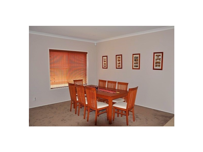 11 Maclean Lane, Camden Park NSW 2570