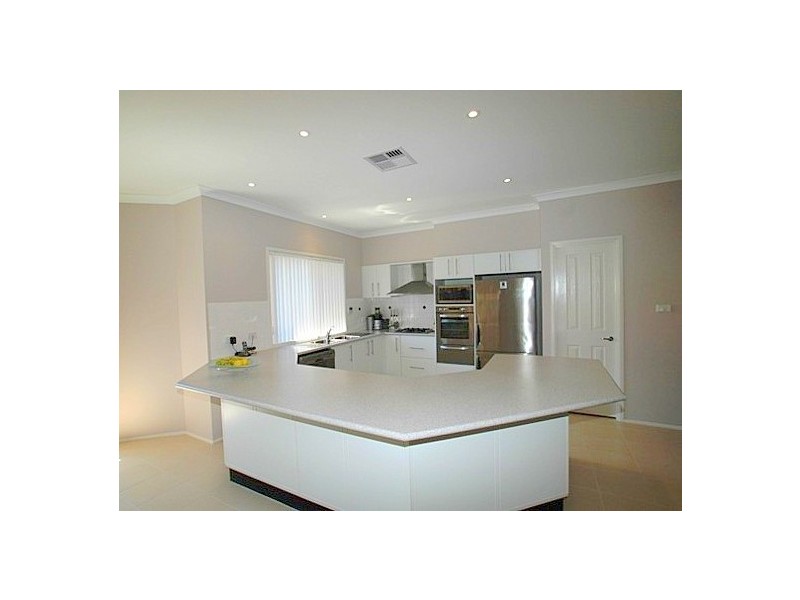 11 Maclean Lane, Camden Park NSW 2570