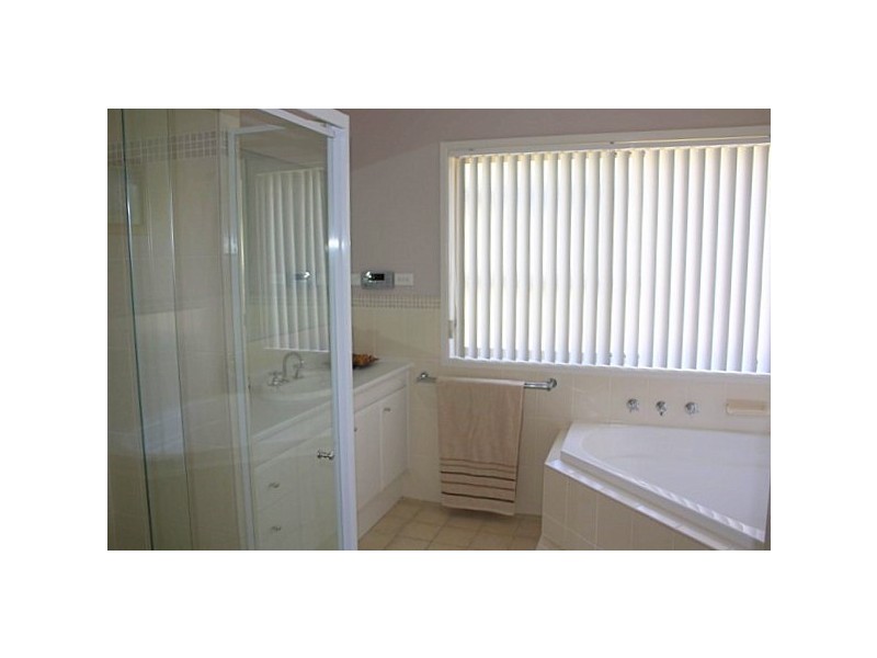 11 Maclean Lane, Camden Park NSW 2570