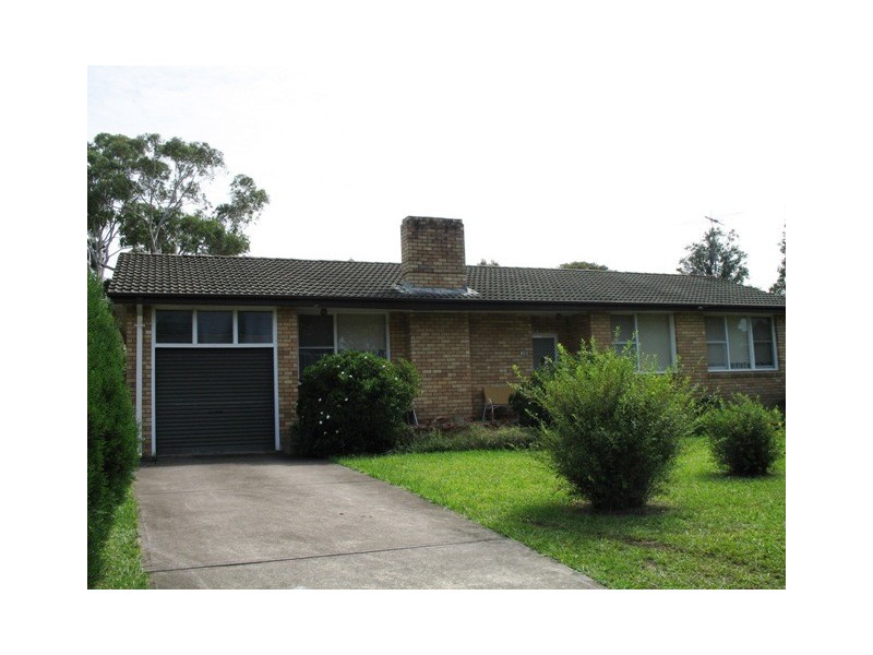 28 Elizabeth Macarthur Avenue, Camden South NSW 2570