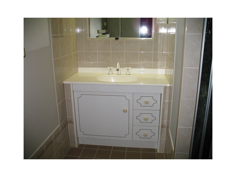 28 Elizabeth Macarthur Avenue, Camden South NSW 2570