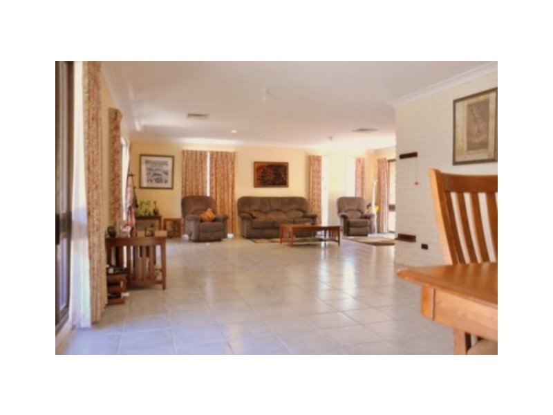 18 Griffiths Avenue, Camden South NSW 2570