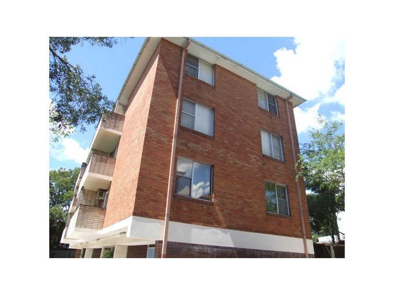 18/5 Western Crescent, Gladesville NSW 2111