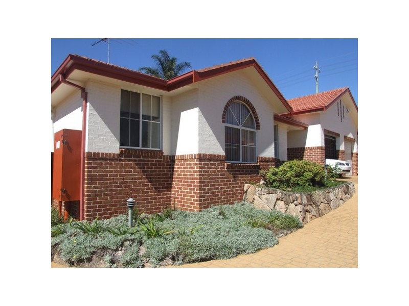 2/207-209 Old Windsor Raod,, Northmead NSW 2152