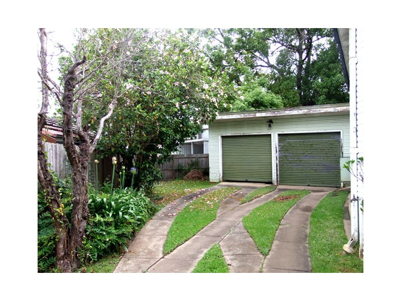 8 Maze Avenue, Ryde NSW 2112