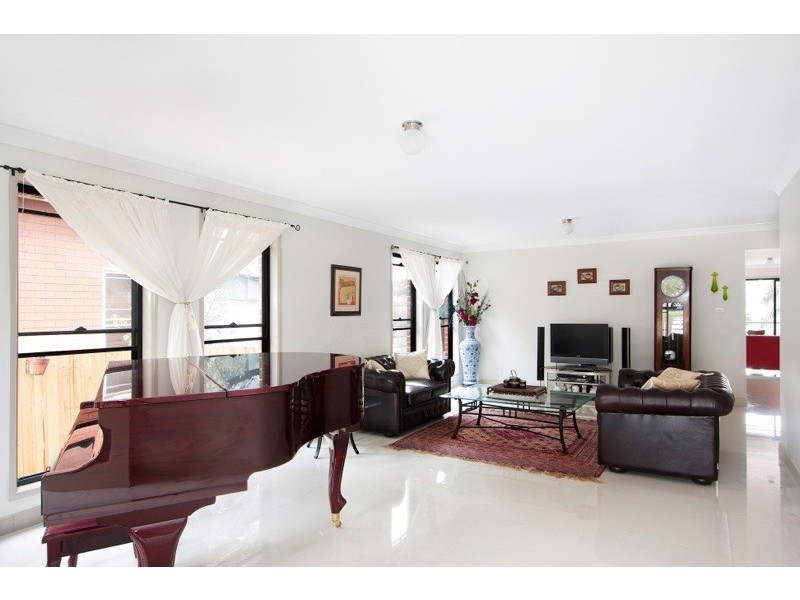 4 Holly Avenue, Ryde NSW 2112