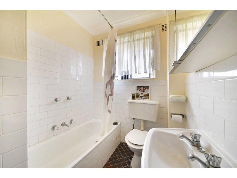 16/11A Cambridge Street, Gladesville NSW 2111