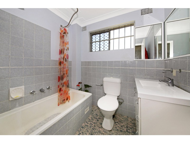 1/14-16 Sherwood Road, Merrylands West NSW 2160