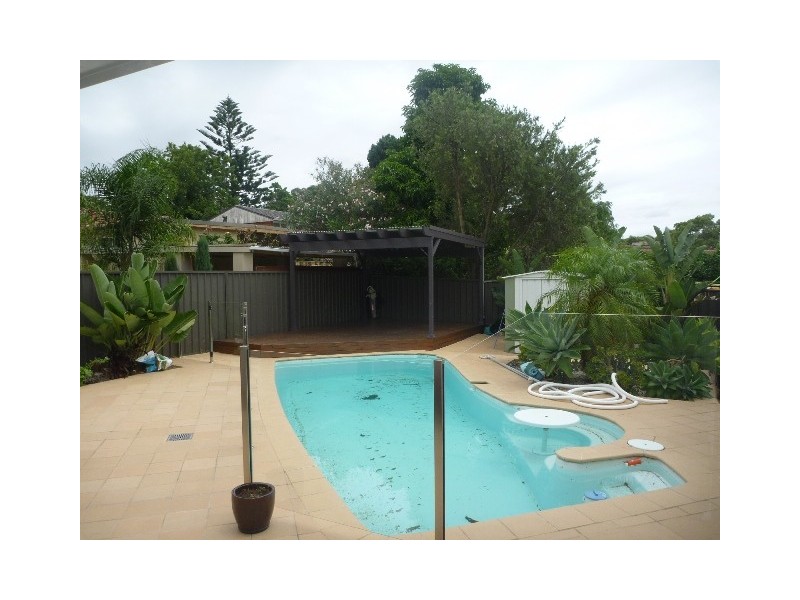 211 BOX RD, Sylvania NSW 2224