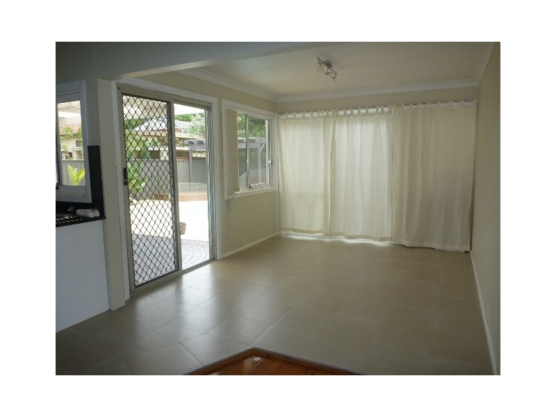 211 BOX RD, Sylvania NSW 2224