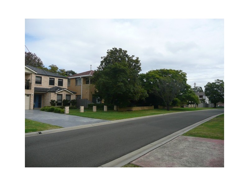 2 Heather Street, Caringbah NSW 2229