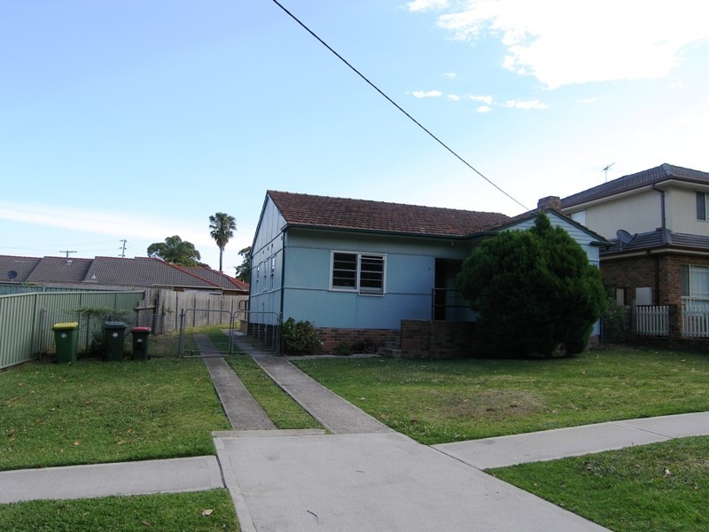 2 First Ave, Loftus NSW 2232