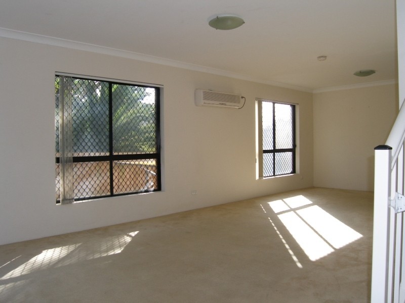 4/8 Warumbui Avenue, Miranda NSW 2228