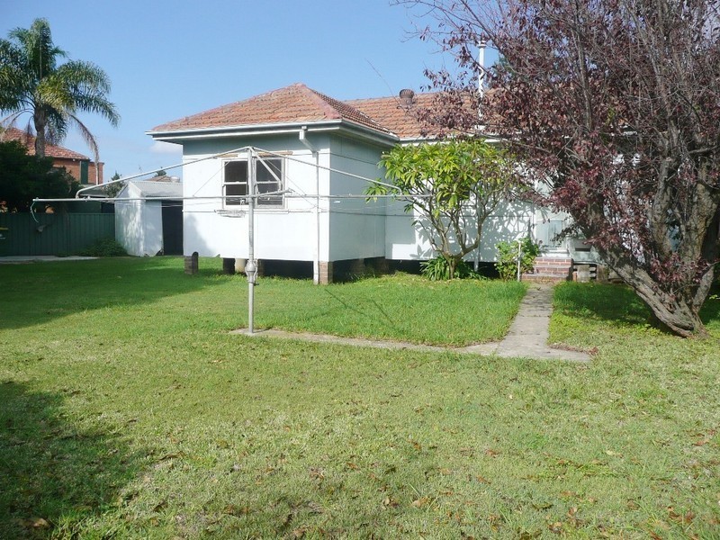 1 Warumbui Avenue, Miranda NSW 2228
