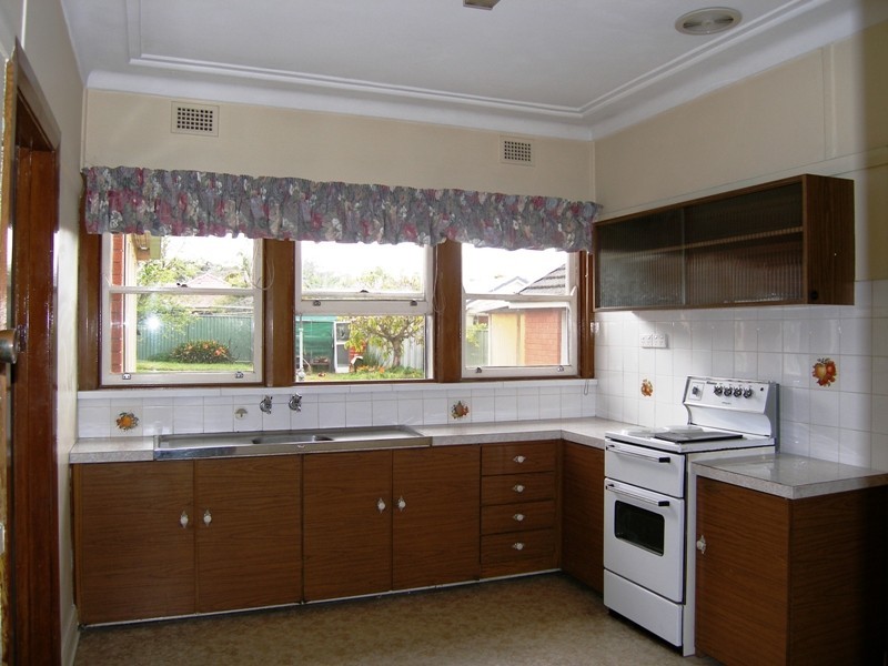 156 Acacia Rd Sth, Kirrawee NSW 2232