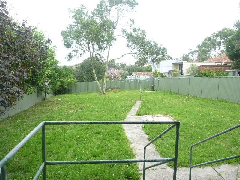 8 Crystal Street, Sylvania NSW 2224