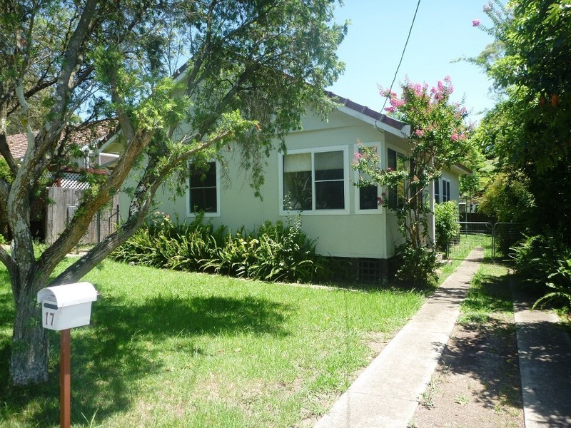 17 Kenneth Avenue, Kirrawee NSW 2232