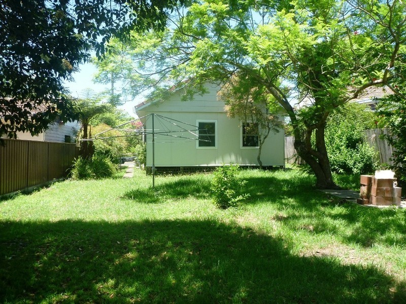 17 Kenneth Avenue, Kirrawee NSW 2232