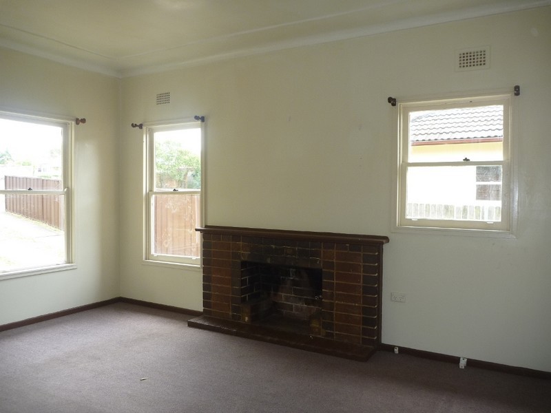 15 Moona Road, Kirrawee NSW 2232