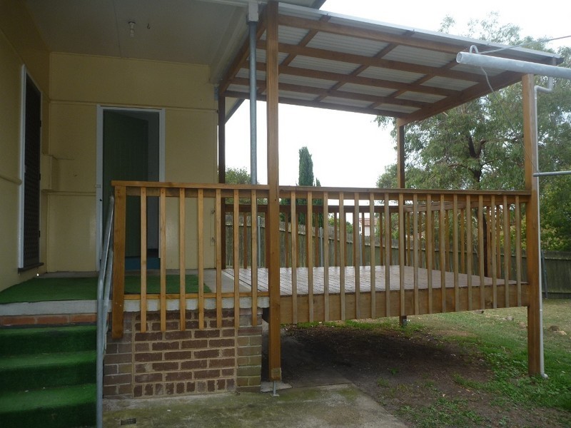 15 Moona Road, Kirrawee NSW 2232