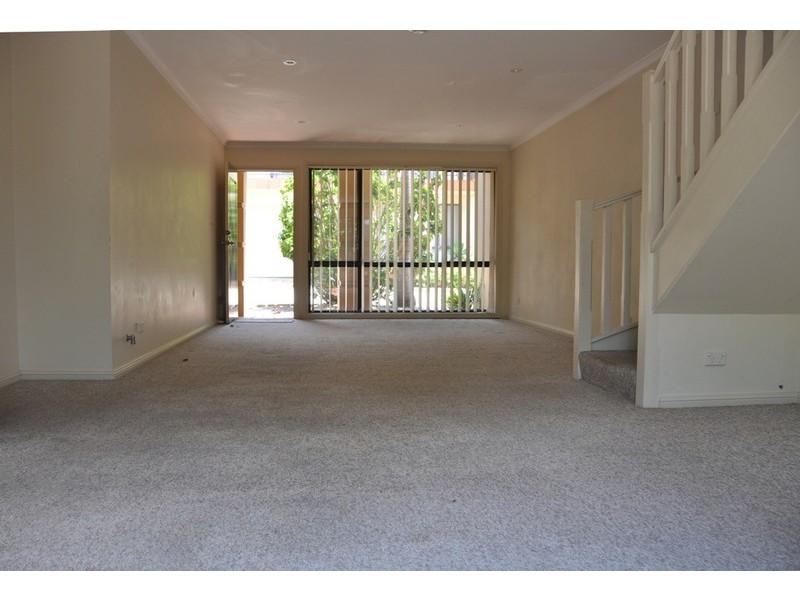 11/4-10 Kumbardang Avenue, Miranda NSW 2228