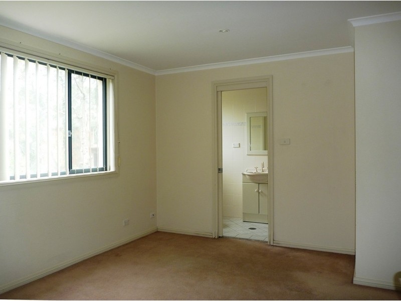 11/4-10 Kumbardang Avenue, Miranda NSW 2228