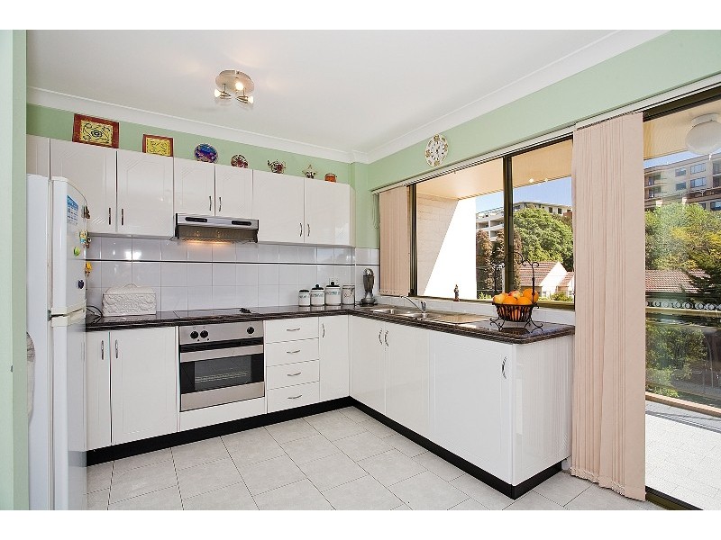 11/2-6 Gurrier Avenue, Miranda NSW 2228