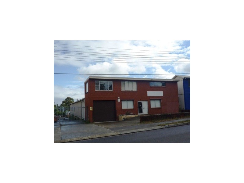 34 Flora St, Kirrawee NSW 2232