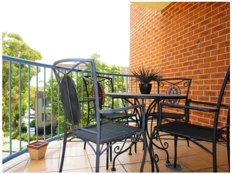 10/2-4 Central Road, Miranda NSW 2228