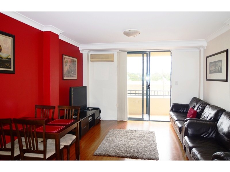 10/2-4 Central Road, Miranda NSW 2228