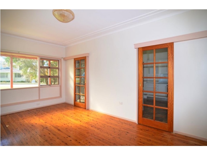 6 Warwick Street, Sylvania NSW 2224