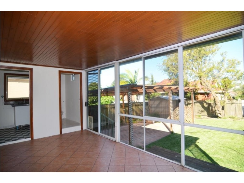 6 Warwick Street, Sylvania NSW 2224