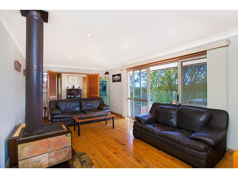 13 Meehan Place, Kirrawee NSW 2232