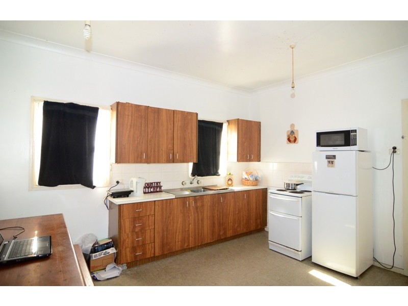 15 Moona Road, Kirrawee NSW 2232