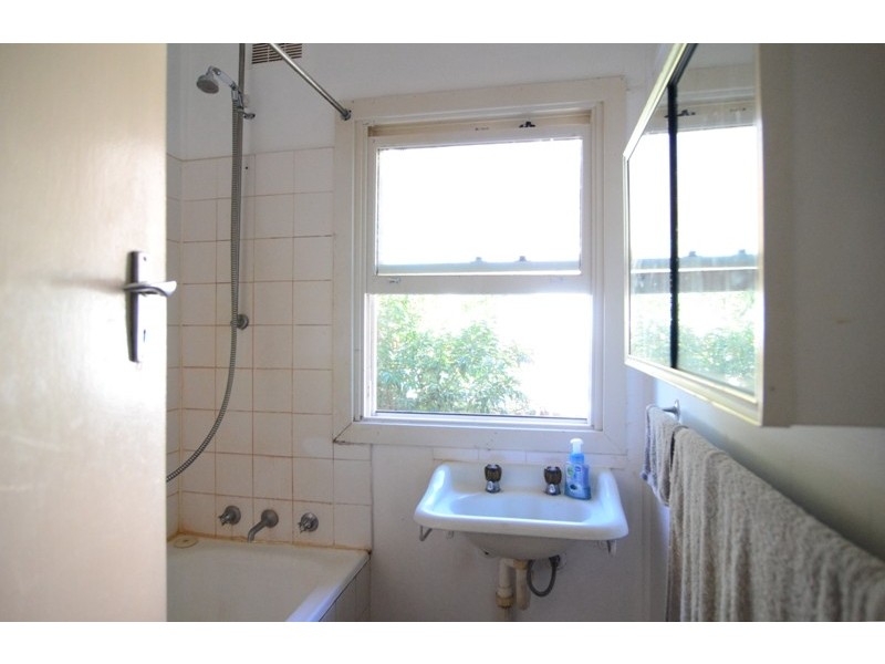 15 Moona Road, Kirrawee NSW 2232