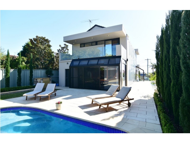 9 Belgrave Esplanade, Sylvania NSW 2224