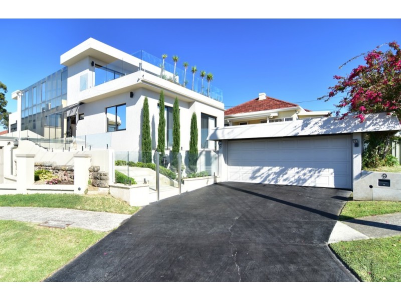 9 Belgrave Esplanade, Sylvania NSW 2224