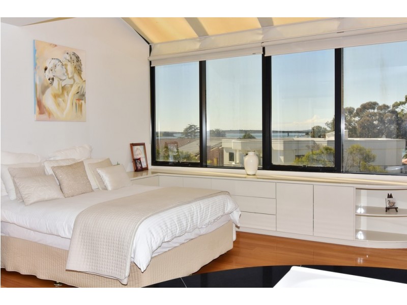 9 Belgrave Esplanade, Sylvania NSW 2224