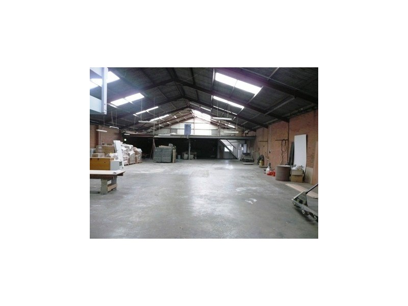 2/115 Bath Rd, Kirrawee NSW 2232