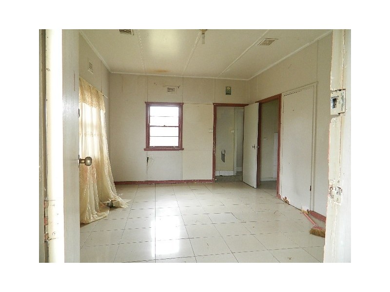 98 Campbell Street, Fairfield East NSW 2165