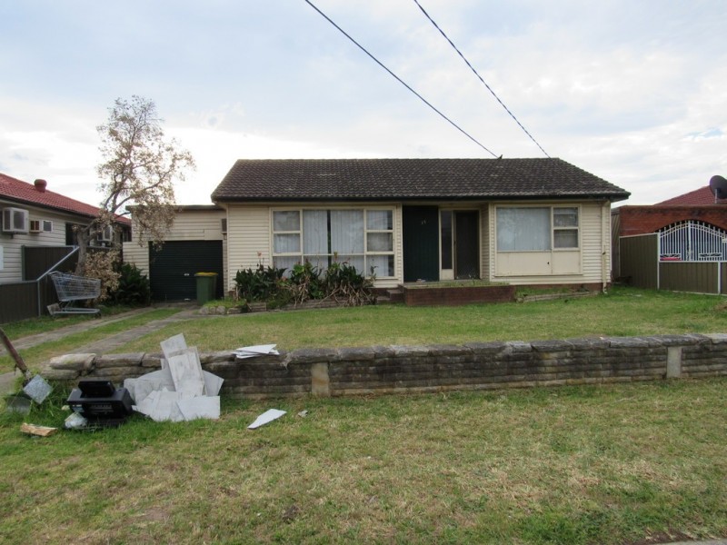 35 Patterson Crescent, Fairfield West NSW 2165