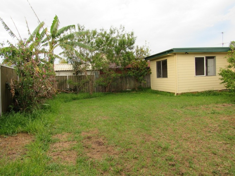 35 Patterson Crescent, Fairfield West NSW 2165