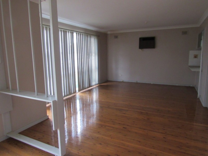 35 Patterson Crescent, Fairfield West NSW 2165