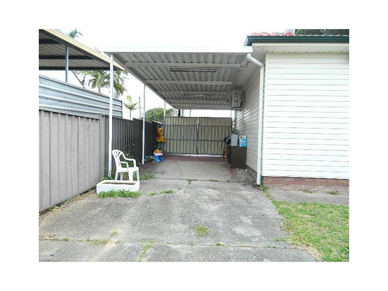 Fairfield West NSW 2165
