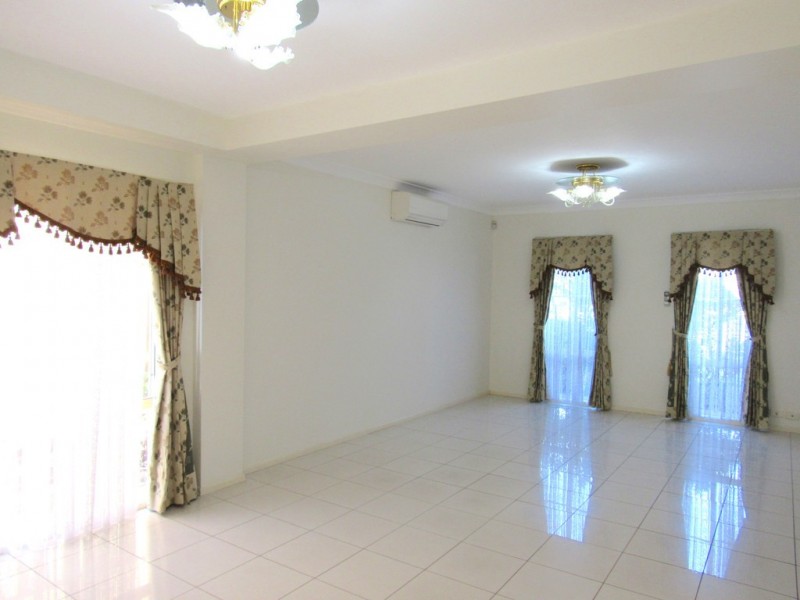 167 Brampton Drive, Beaumont Hills NSW 2155